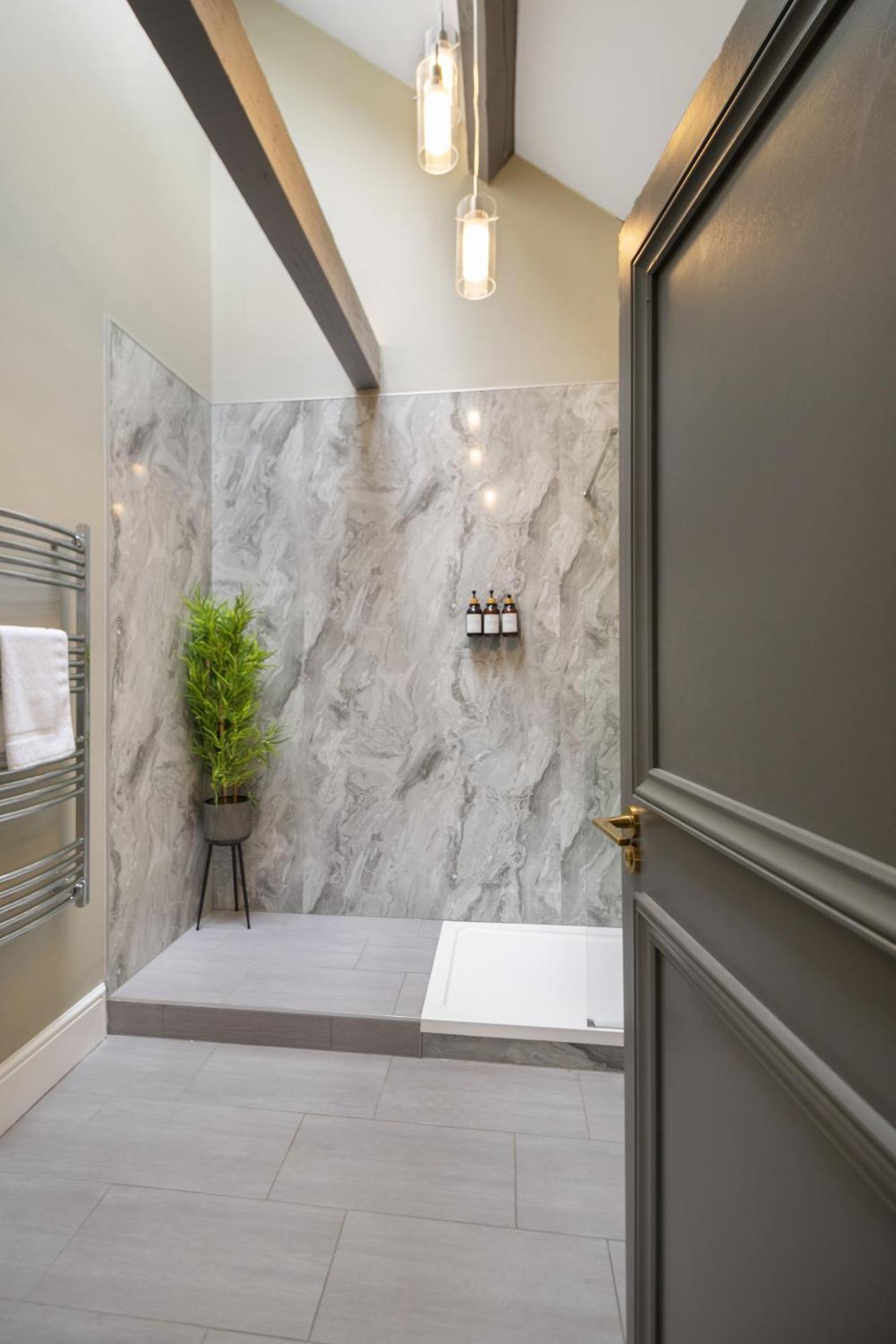 Whiskawaystays - Victoria House - Apartment 6 ウスター エクステリア 写真